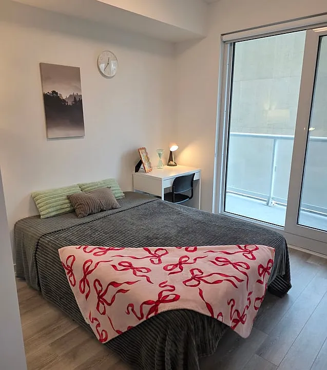 230 Simcoe St #1334A