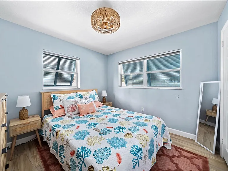 120 Flamingo Dr #1 — Photo 29