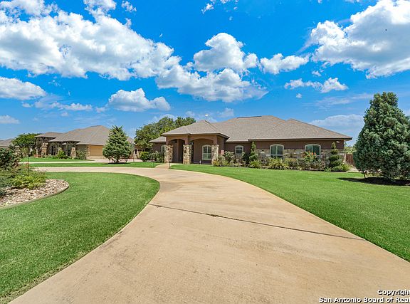 2nd image of 1632 Camden Ln