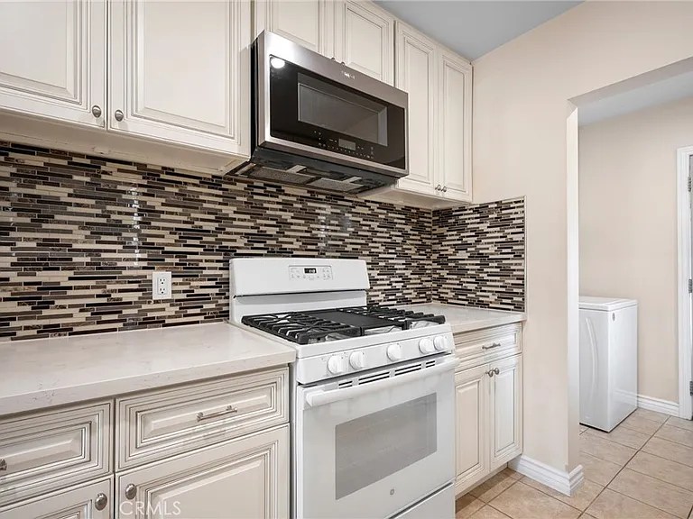 528 Ivy St — Photo 12