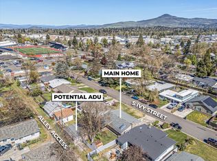 944 S Ivy St, Medford, OR