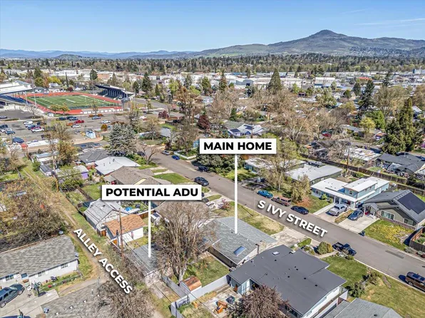 944 S Ivy St, Medford, OR 97501