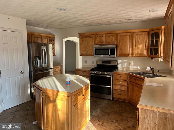 5th image of 206 Hall Dr