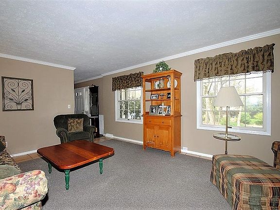 5th image of 8505 Lucerne Dr