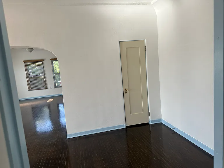 6138 1/2 Saturn St — Photo 4