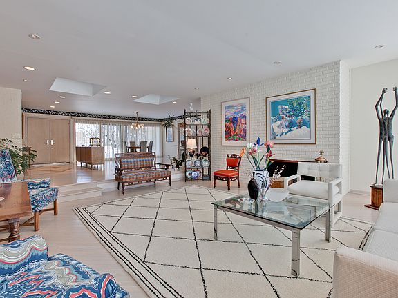 5th image of 310 Larkspur Dr