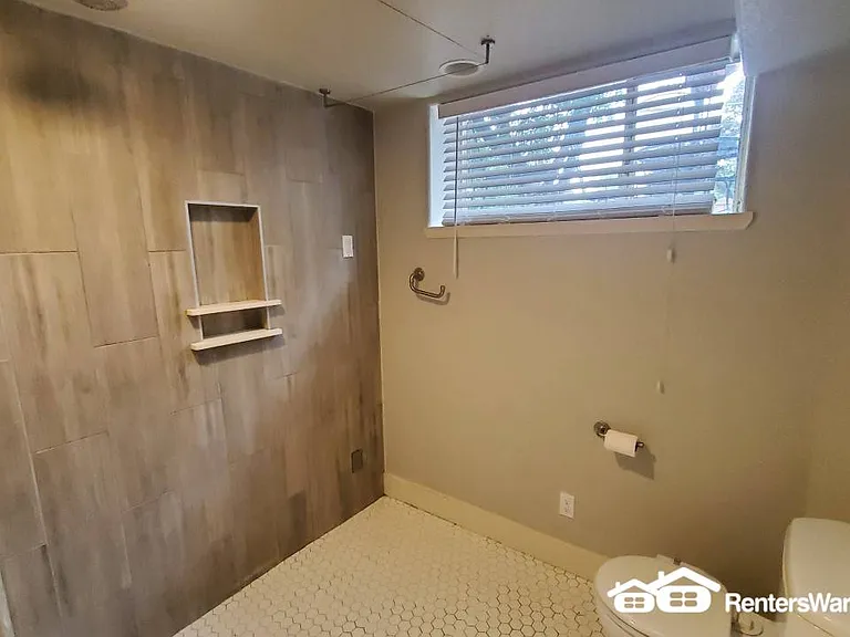 2225 S Cherry St — Photo 11