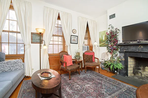 Rented by Streetwise NYC LLC | media 23