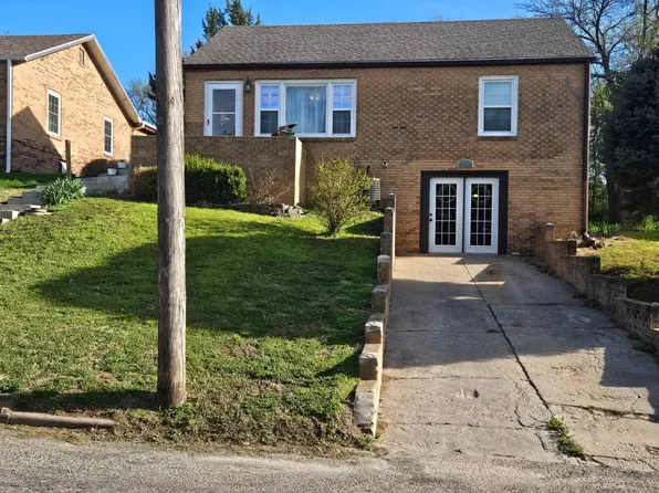 808 W 5th St, Concordia, KS 66901