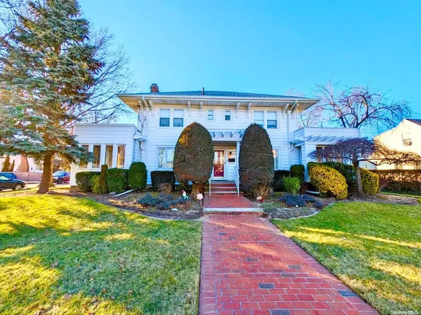 50 S Corona Avenue, Valley Stream, NY 11580
