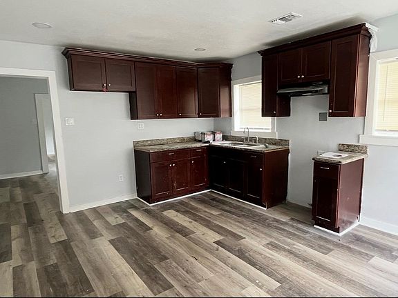 4th image of 109 Tascott St