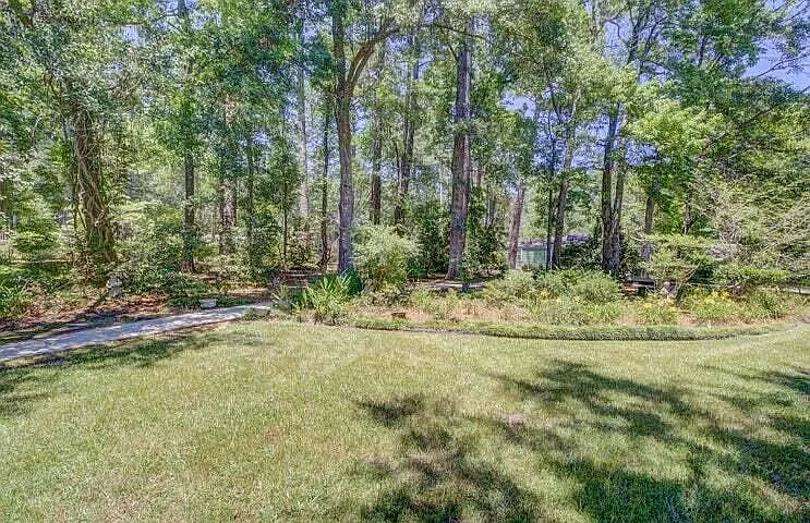 204 Salisbury Dr — Photo 23
