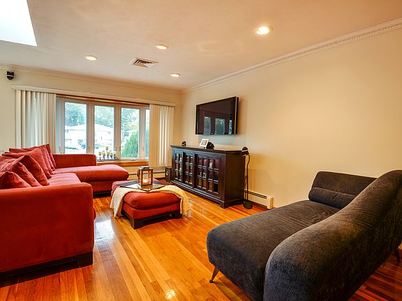 4th image of 2515 Coral Ct