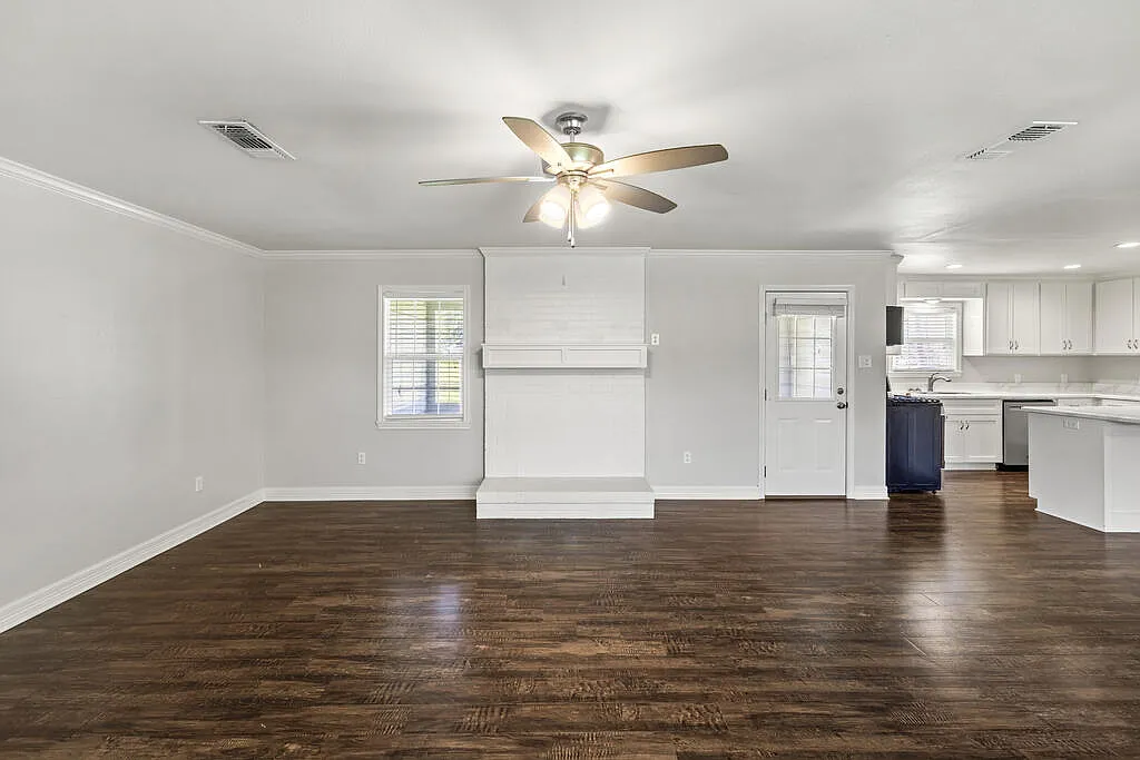 2 bed, 2.0 bath, 1100 sqft, $1,350 — Photo 4