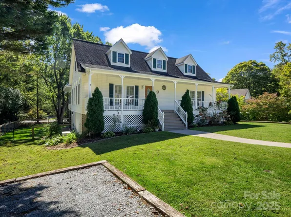 2360 Rosemont Ct, Hendersonville, NC 28791