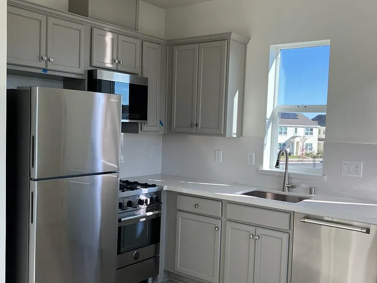 3134 Ellis Town Dr — Photo 7