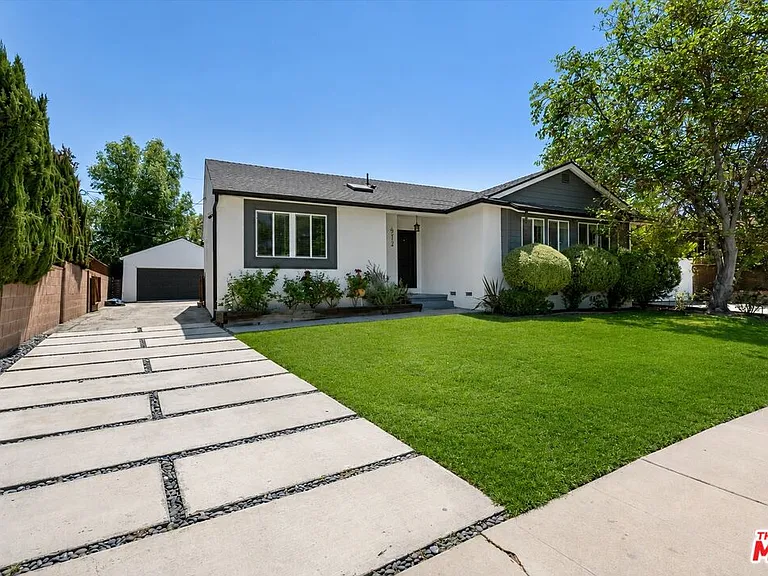 6212 Tunney Ave — Photo 2