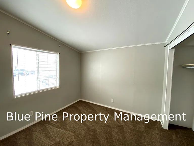 705 Eve Dr — Photo 8