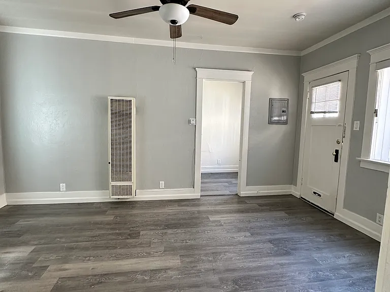 729 Elm Ave #6 — Photo 6