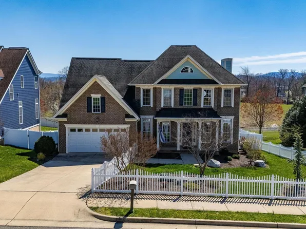 310 Windsor Dr, Fishersville, VA 22939