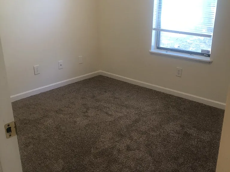 1610 Hanson St — Photo 13
