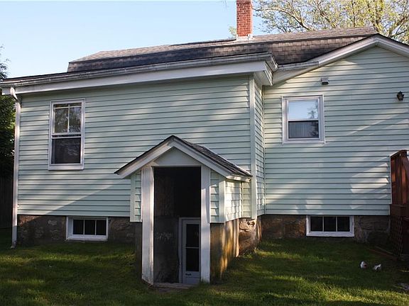 2nd image of 27 Mechanic St
