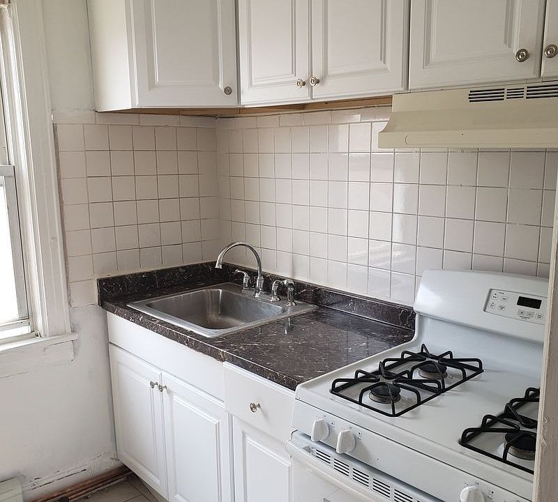1st image of 18216 141st Ave #2