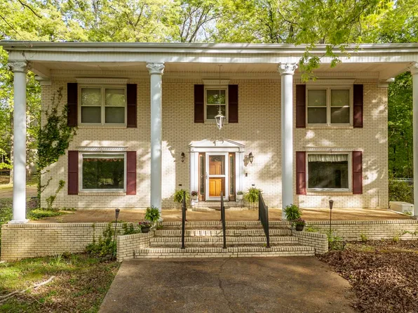 101 Bob St, Selmer, TN 38375