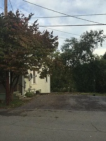 Off Street Parking - 319 Clay St