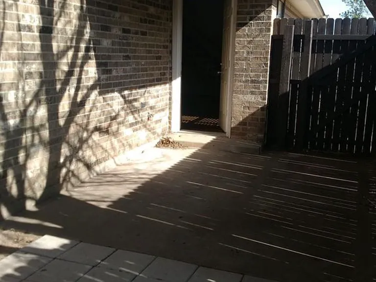 14209 Fairhill Ave — Photo 12