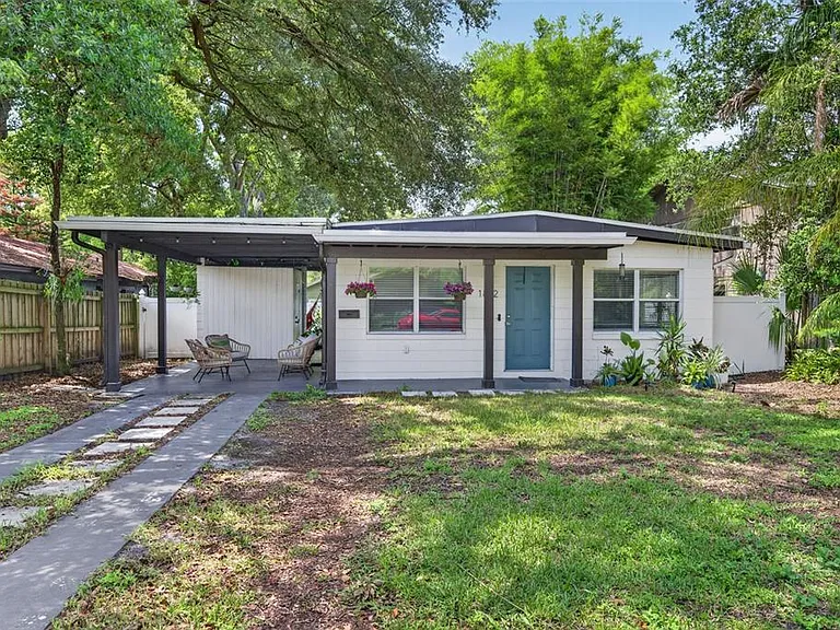 1822 Canton St — Photo 2