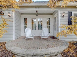 910 Highland Dr, Columbus, OH 43220