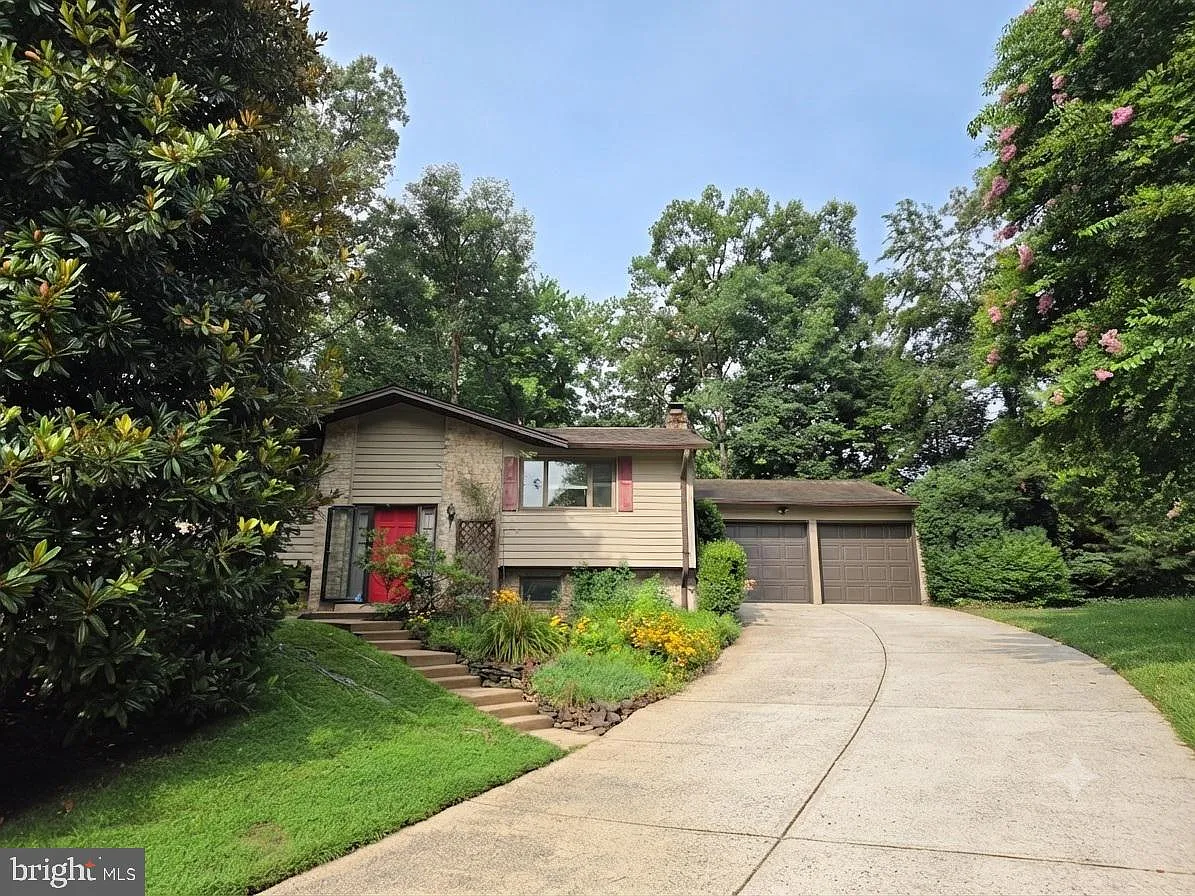 4 bed, 3.0 bath, 2976 sqft, $4,500 — Photo 1