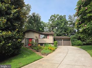 10027 W Constable Ct, Fairfax, VA 22032