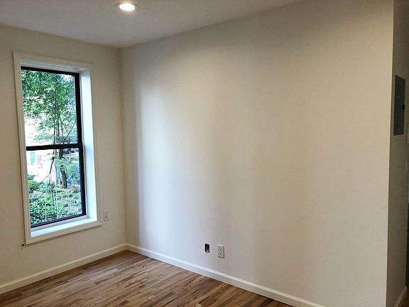 3rd image of 315 W 115th St APT 2