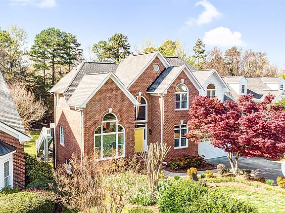 3rd image of 201 N Brackenbury Ln