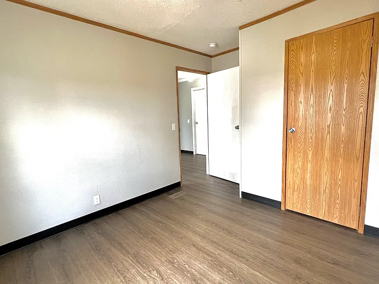 205 S Elm St — Photo 30