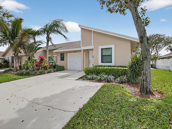 3rd image of 8216 Sweetbriar Way