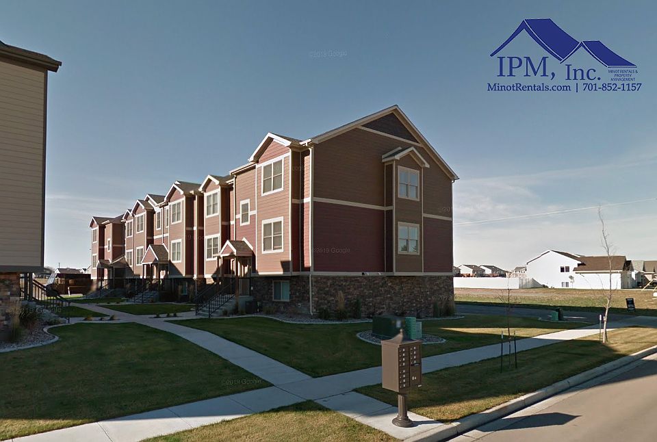 2957 8th St NW - Available Townhouse Rental by IPM of Minot_08272019