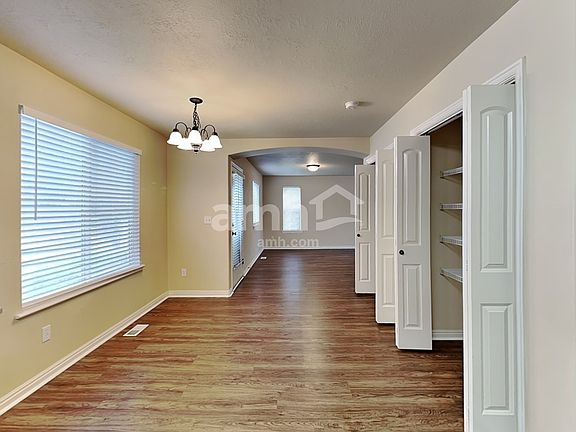 4th image of 10526 N Doral Dr