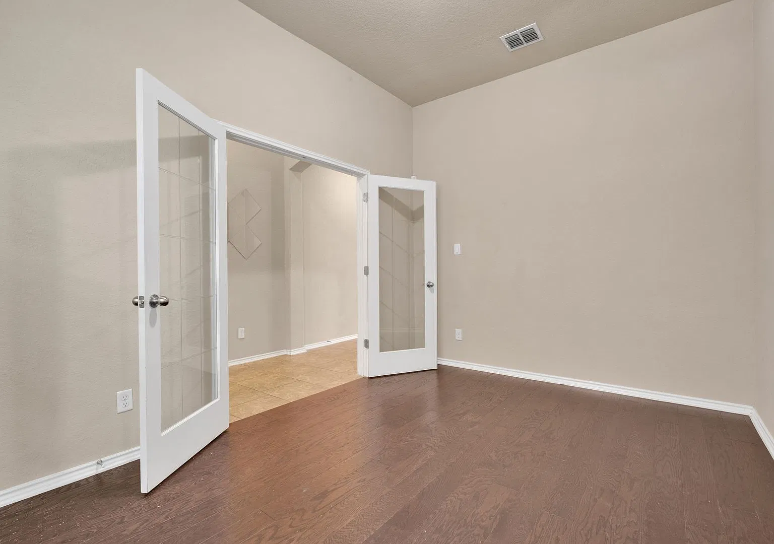 Stunning Home in Alamo Ranch! — Photo 4