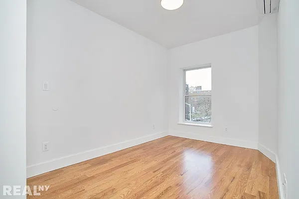 Rented by REAL New York | media 20