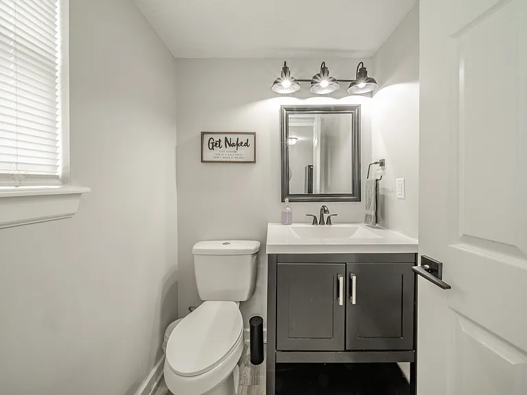 1360 S Talbott St — Photo 15