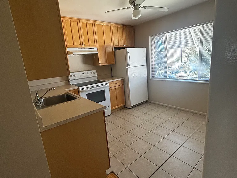 1057 E 2nd Ave #12 — Photo 9