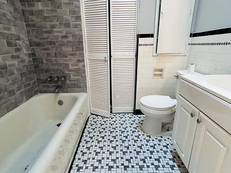 244 Huntley Rd — Photo 10