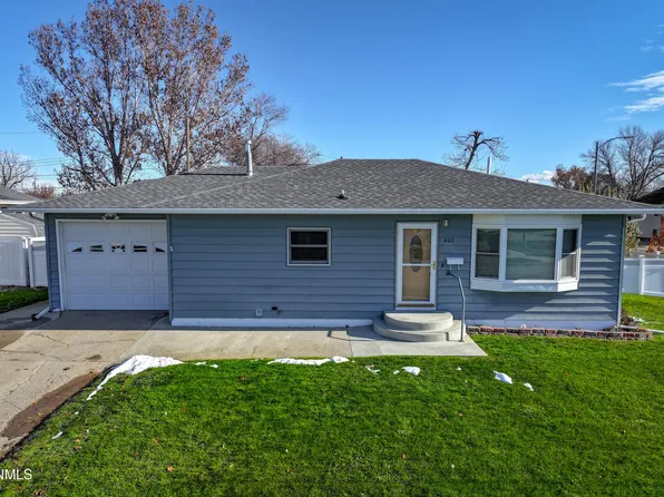 402 17th Ave W, Williston, ND 58801