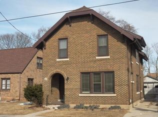 1029 S 11th St, Manitowoc, WI 54220