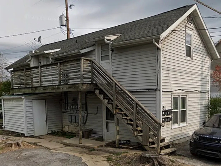 521 Clay Ln — Photo 7