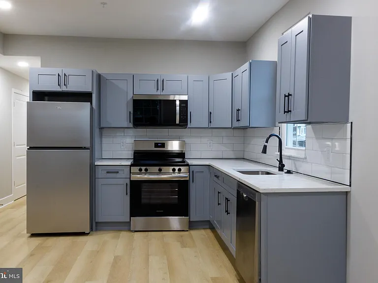 1201 Lindley Ave — Photo 8