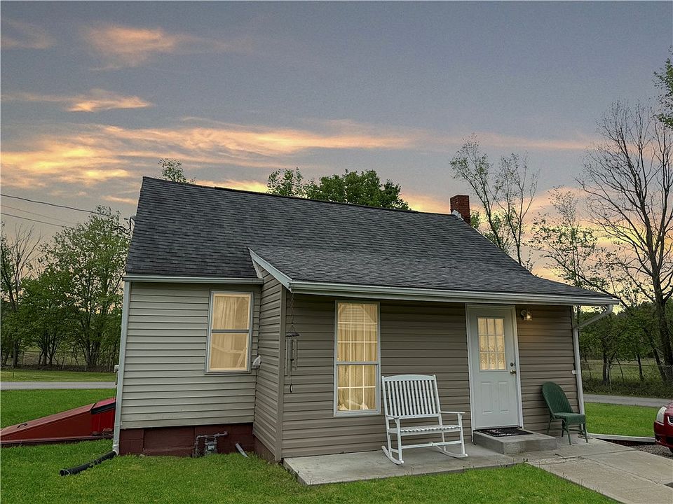 1st image of 802 8th St